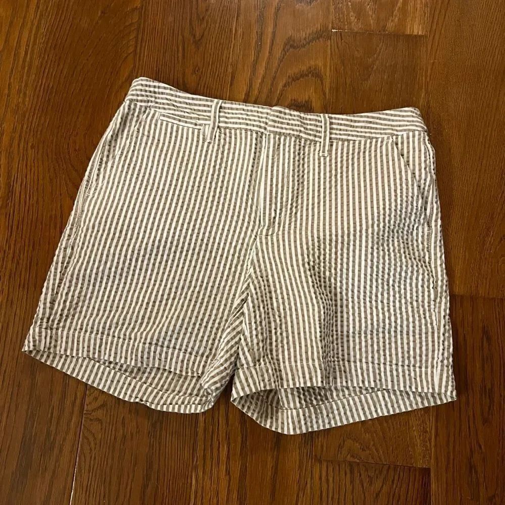 A New Day brown and cream seersucker shorts size 2